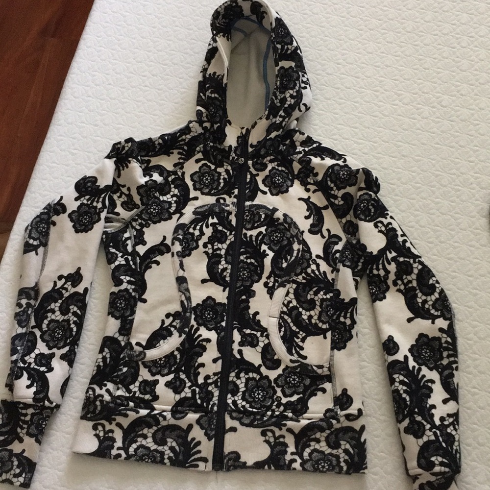 Rare Lulu Lemon hoodie thermo sweater